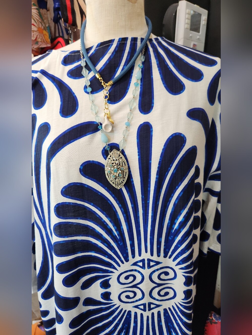 Gigio Bold Print Kaftan Dress - Picture 6 of 7